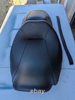 08-22 OEM Harley Touring Seat Road Glide Electra Glide Road King Street Glide