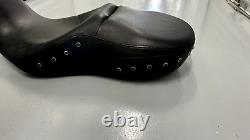 08-23 OEM Harley Touring Black Studded Road King Street Electra Glide Ultra Seat