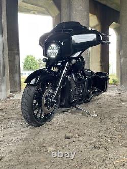 Engine Guard Highway Crash Bar 4 Harley Touring Road King Street Glide 09-up 1.5
