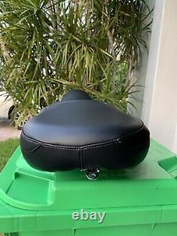 Harley Davidson 2009- 22 Touring Seat Road King, Street glide Road reupholstered