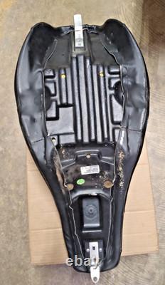 Harley Davidson Badlander Seat 52066-97 Road King Street Glide Touring 97-07