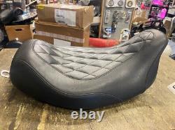 Mustang 76694 Wide Tripper 2008^ Harley Road King Street Glide FLH Bagger solo