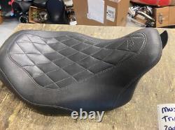 Mustang 76694 Wide Tripper 2008^ Harley Road King Street Glide FLH Bagger solo