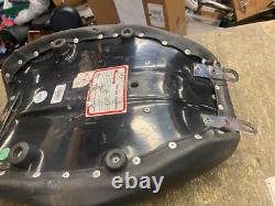 Mustang 76694 Wide Tripper 2008^ Harley Road King Street Glide FLH Bagger solo