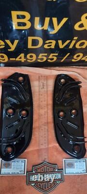 OEM Harley 04-24 Road King/Street Glide Panneau de repose-pieds latéral gauche/droit Swept Wing