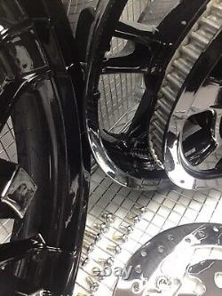 Roues d'Harley Enforcer en noir brillant 2014-19 pour l'échange Road King Street Glide