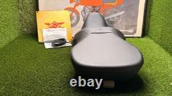 Selle biplace Harley Reach Touring 52000131 pour Road King, Street Glide et Road Glide Ultra, neuve dans sa boîte d’origine